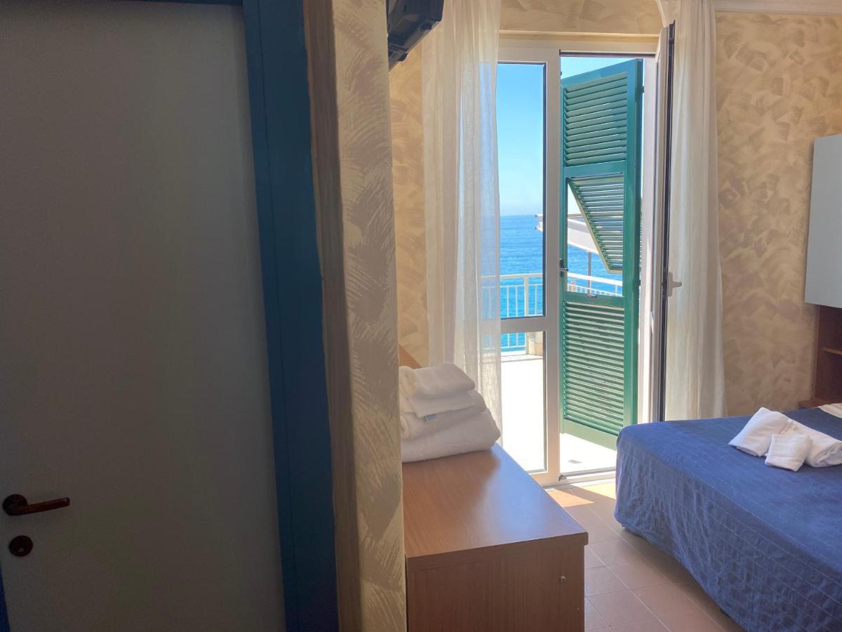 Hotel Caravella à Deiva Marina Extérieur photo
