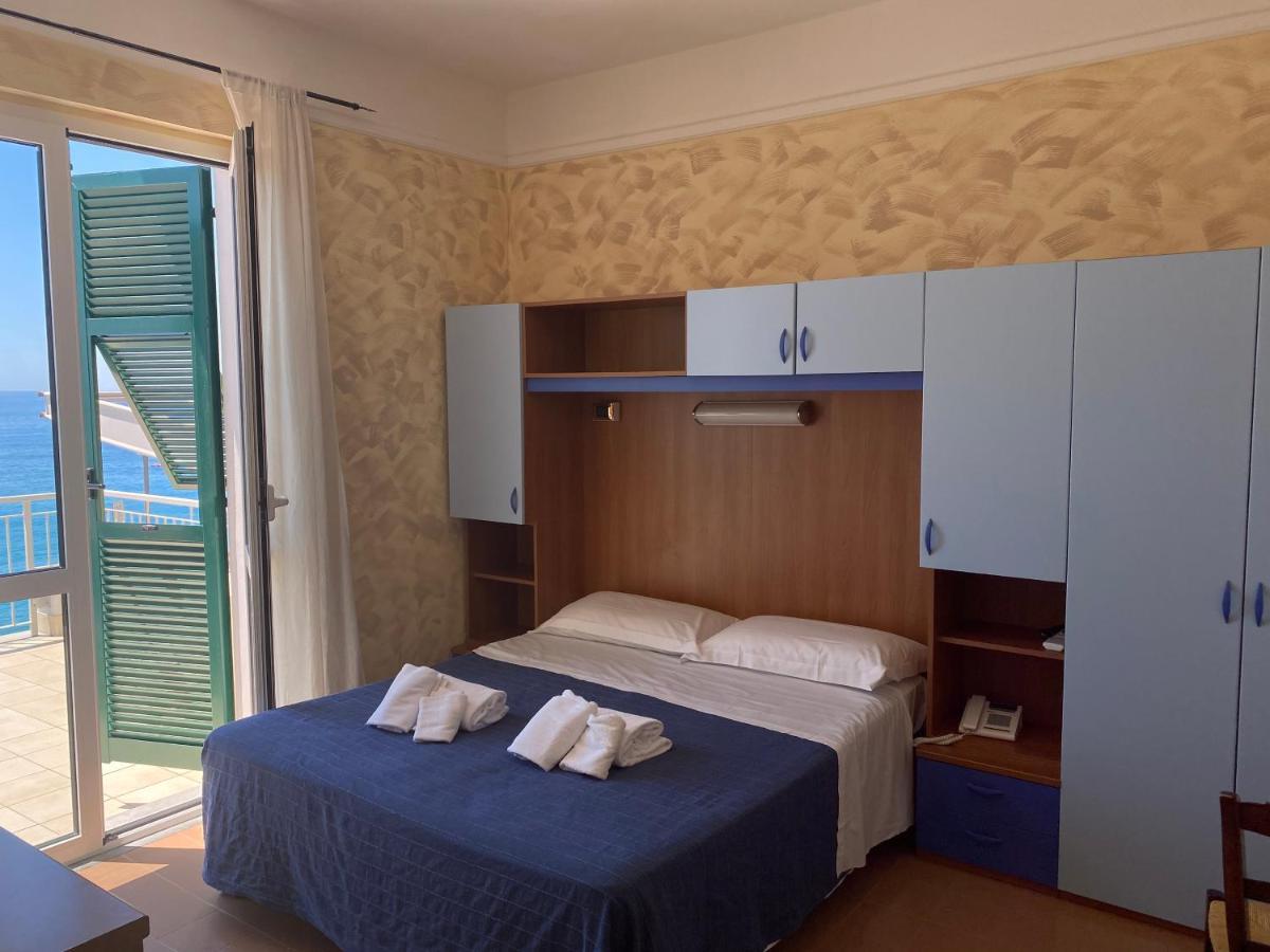 Hotel Caravella à Deiva Marina Extérieur photo