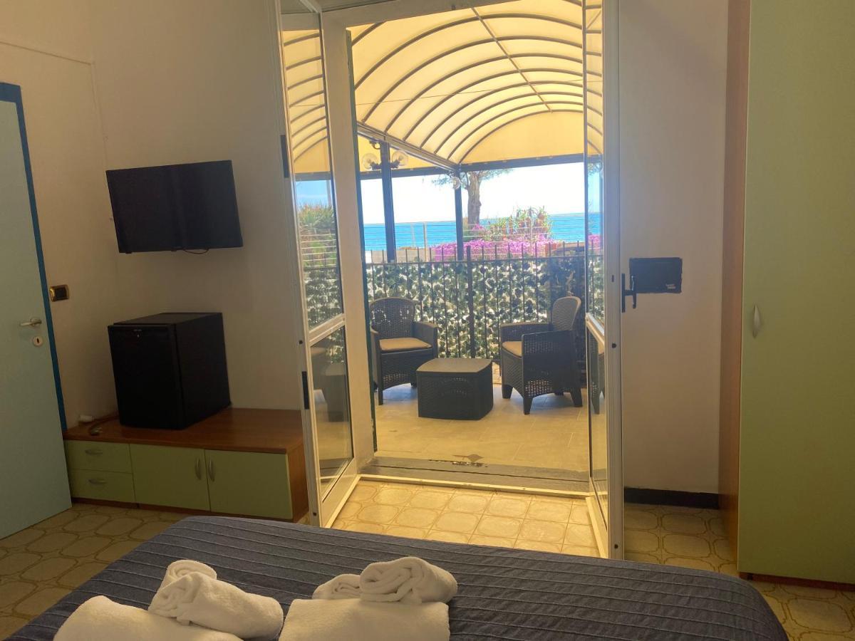 Hotel Caravella à Deiva Marina Extérieur photo